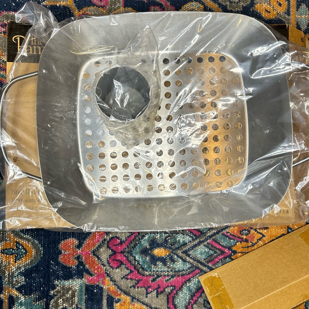 The Pampered Chef BBQ Roasting Pan and Can Holder New In Box - Picture 5 of 5